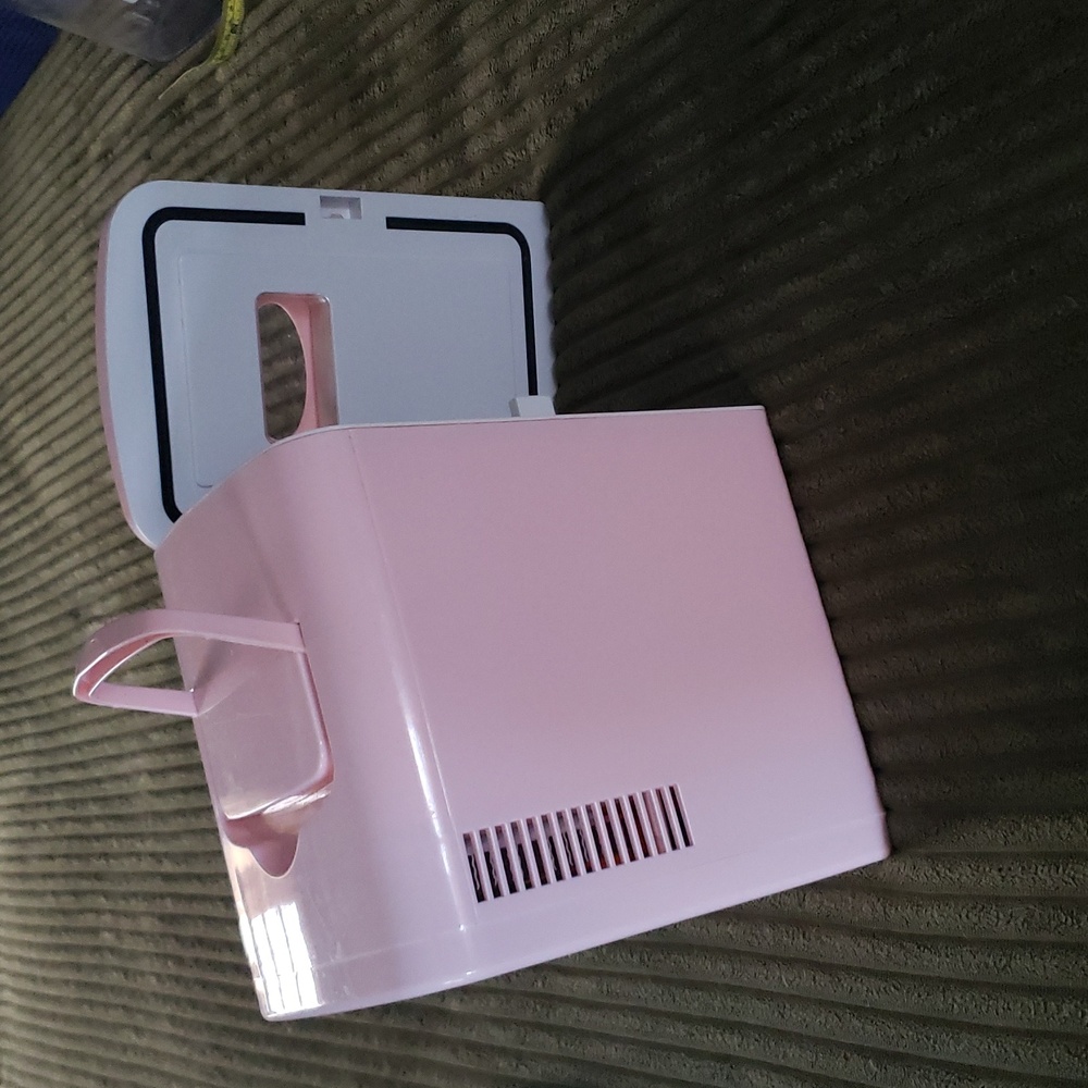 Danielle Creations Mini Pink Fridge - Picture 4 of 6